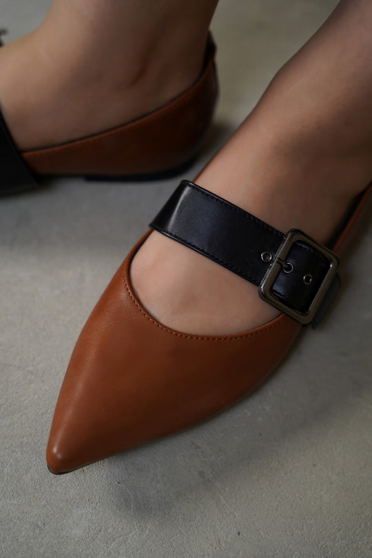 BROWN WIDE BUCKLE PUMPS