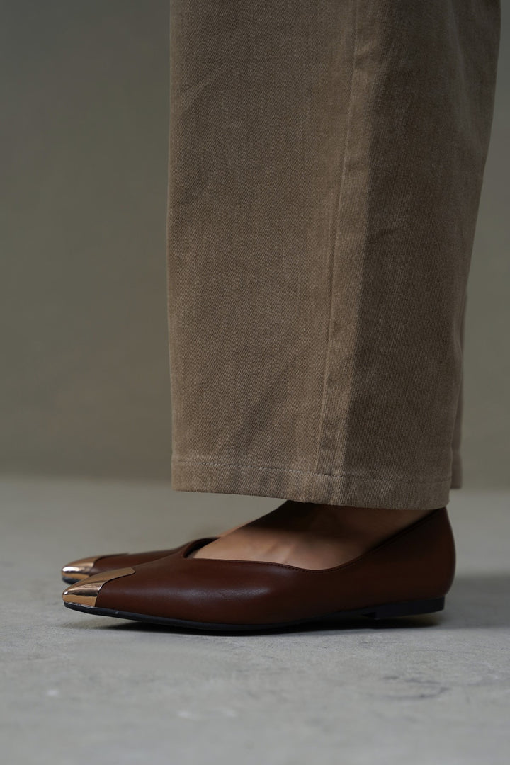 COFFEE GILDED TIP FLATS