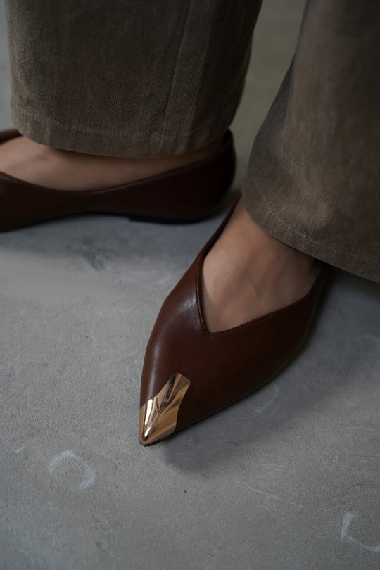 GILDED TIP FLATS