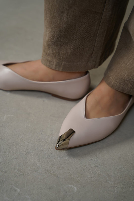 GILDED TIP FLATS