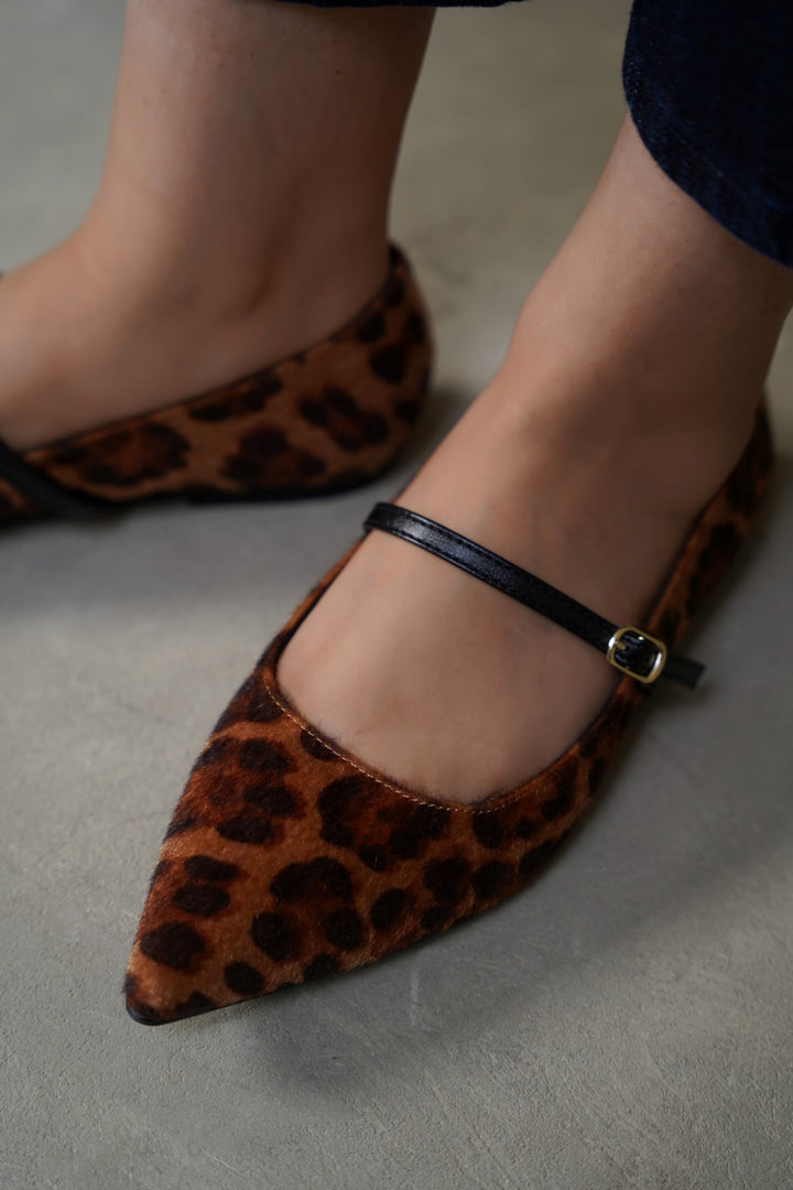 BROWN BORNEO PUMPS