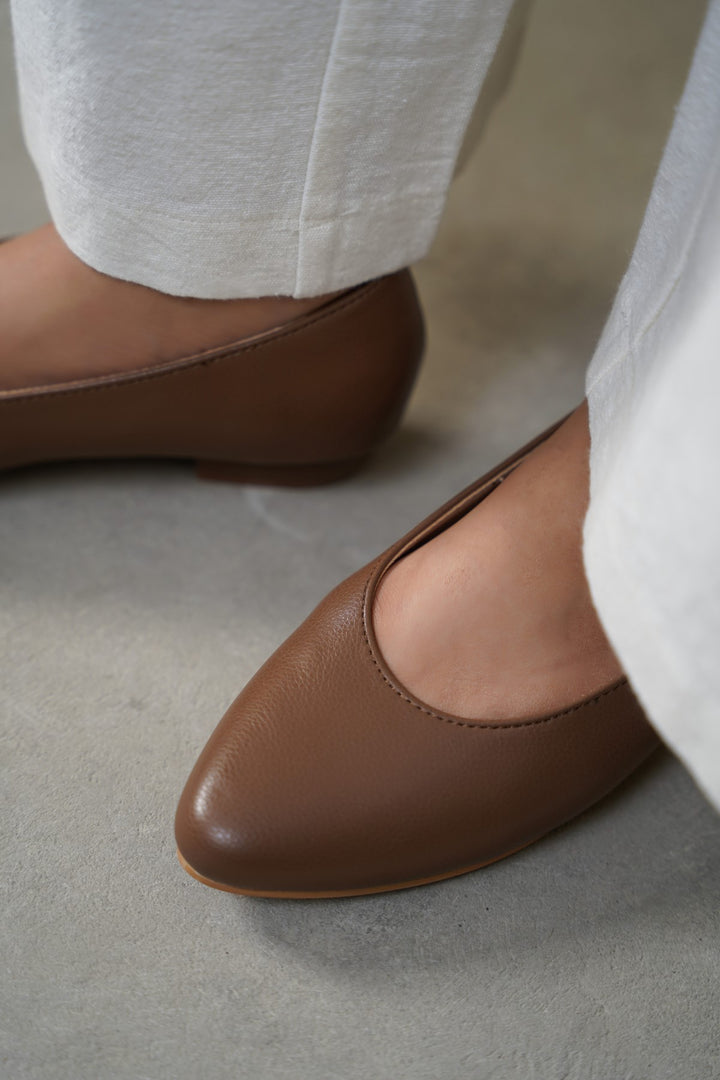 KHAKI MINI HEEL PUMPS