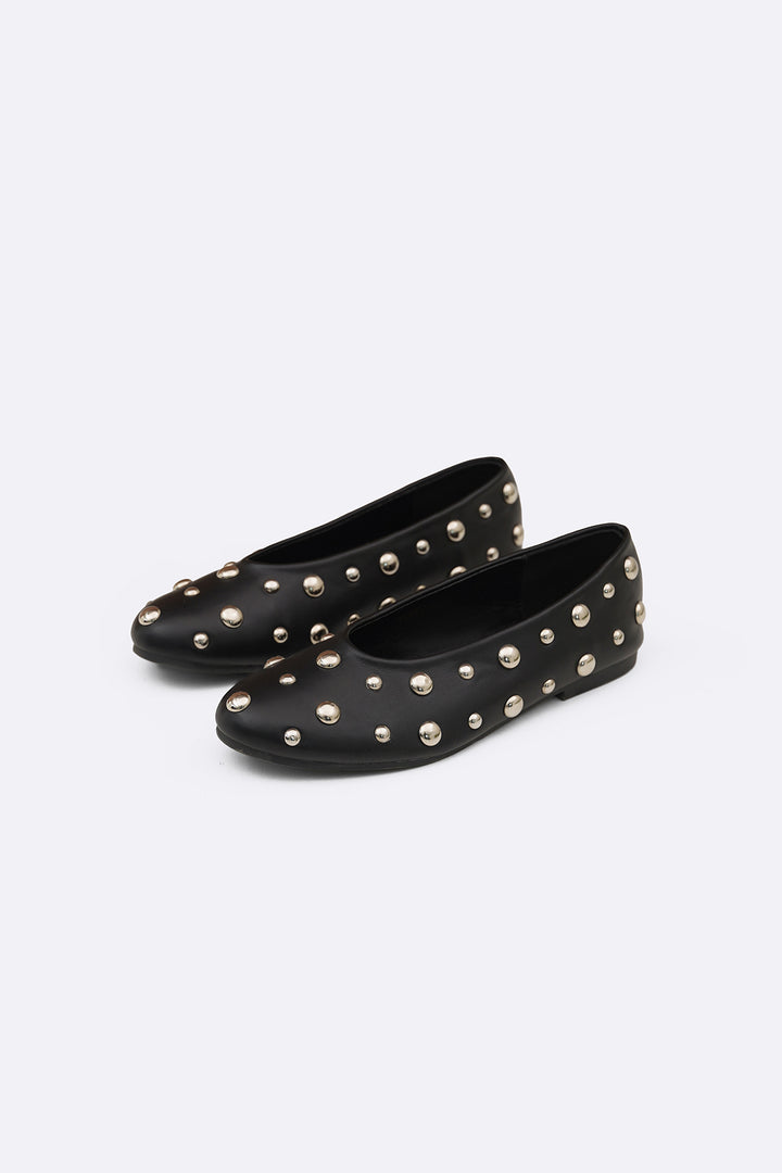 BLACK STUDDED STREET PUMPS