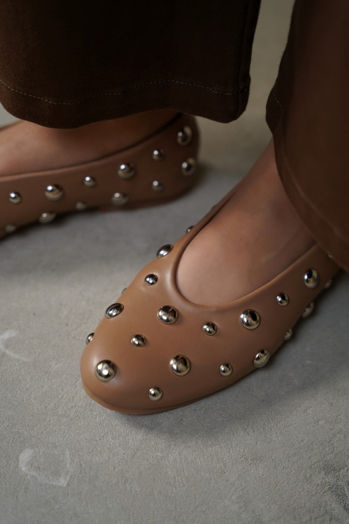 TAUPE STUDDED STREET PUMPS