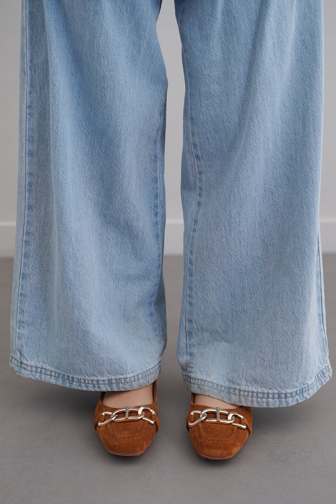 BROWN KAMI COMFORT FLATS