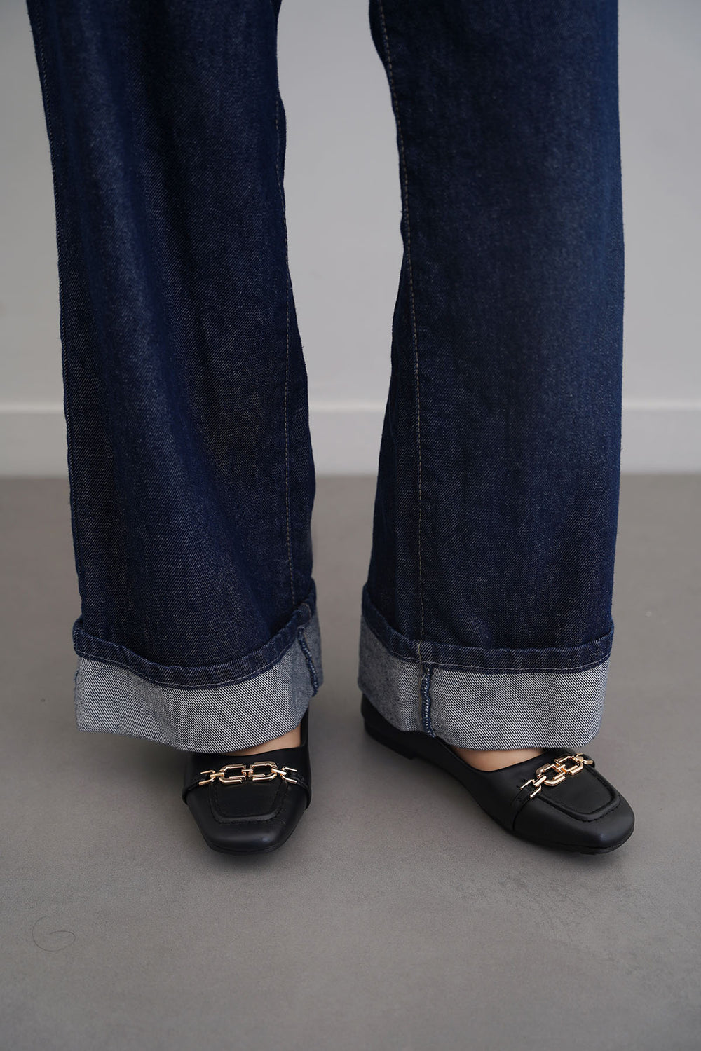 BLACK LEILA MAMA PUMPS
