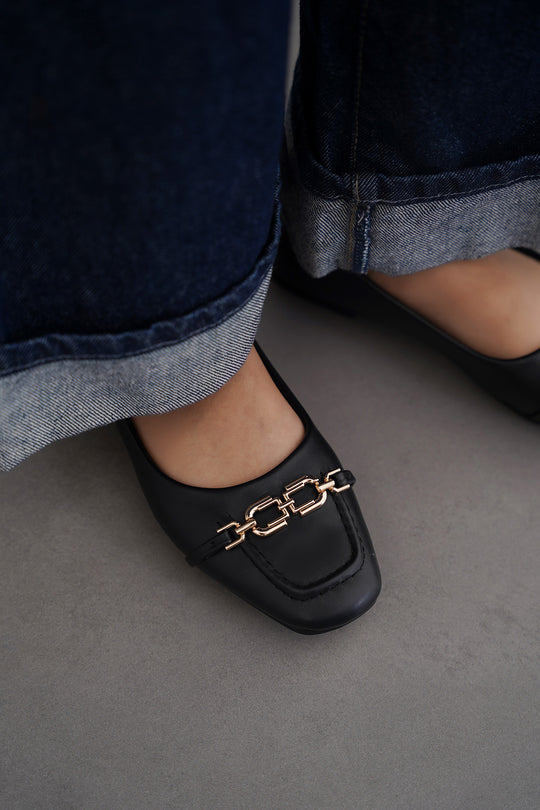 BLACK LEILA MAMA PUMPS