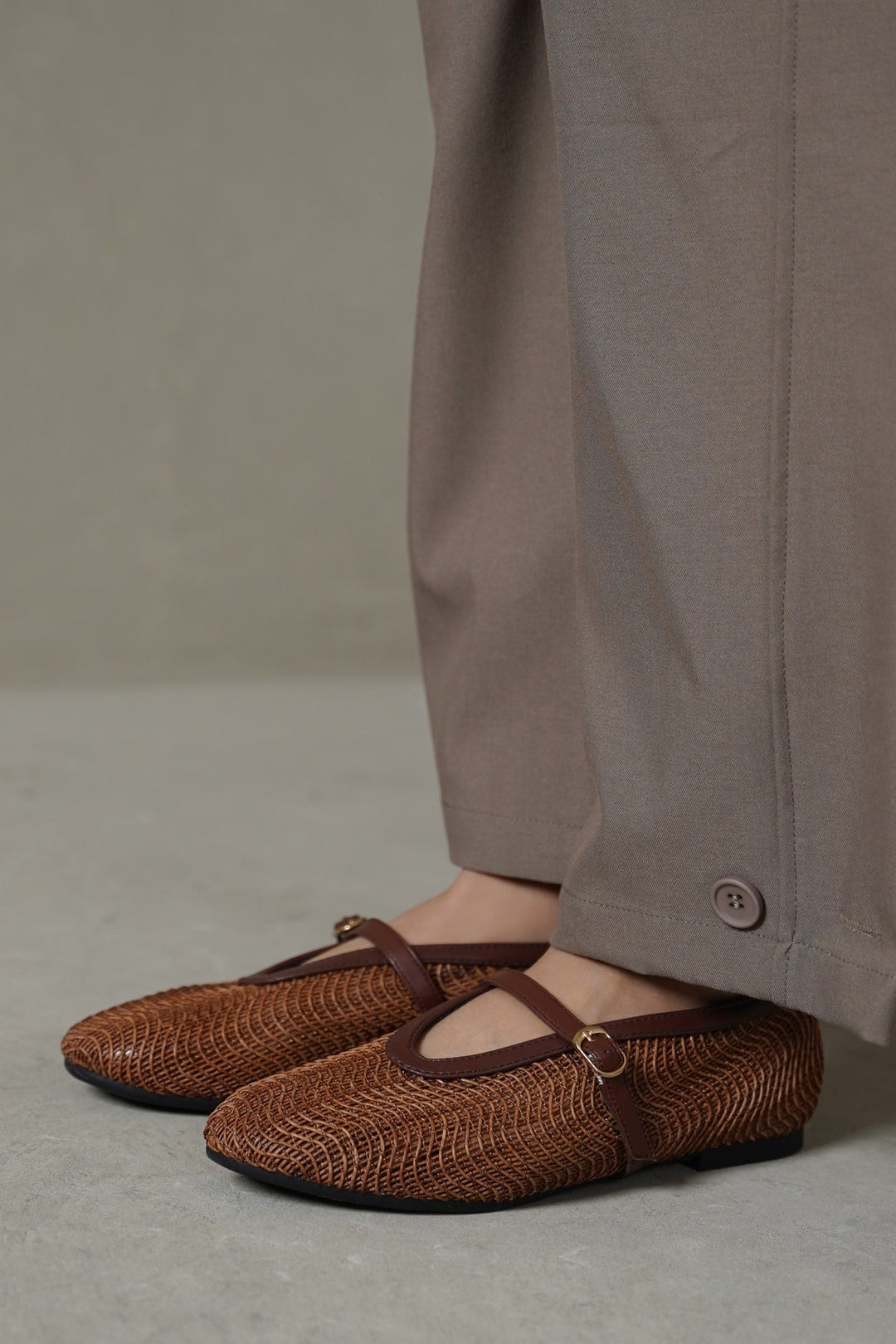 BROWN RESORT MARY-JANES