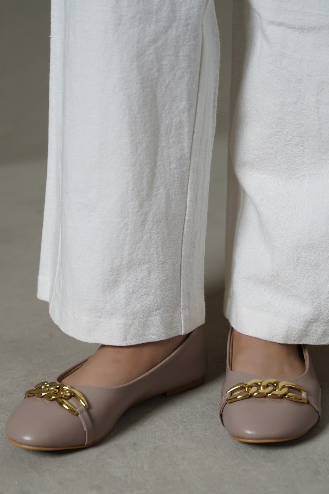 TAUPE CHAIN MAMA PUMPS