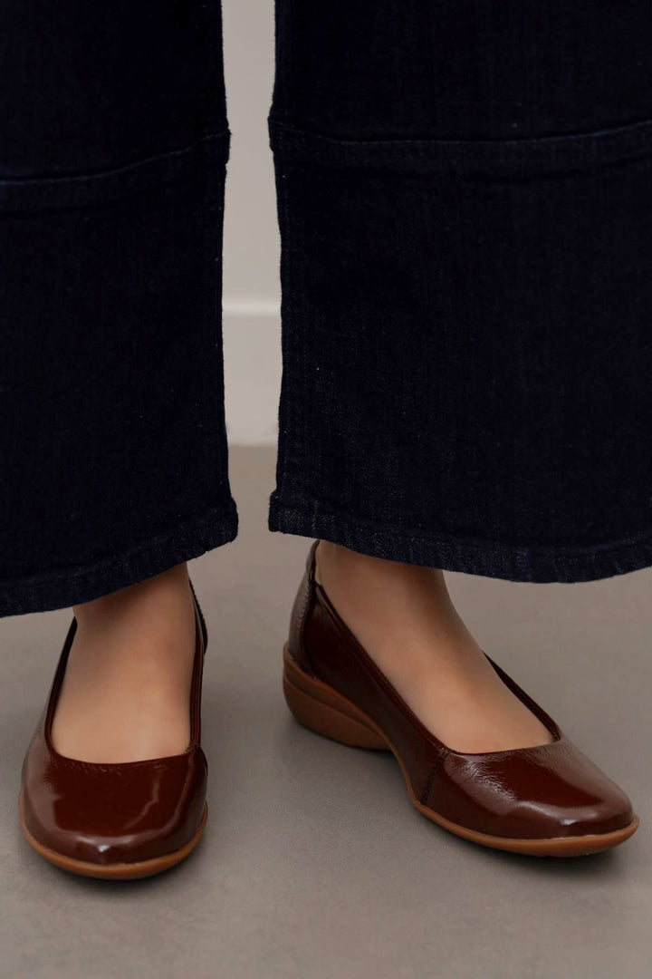 BROWN WRINKLE LEATHER PUMPS