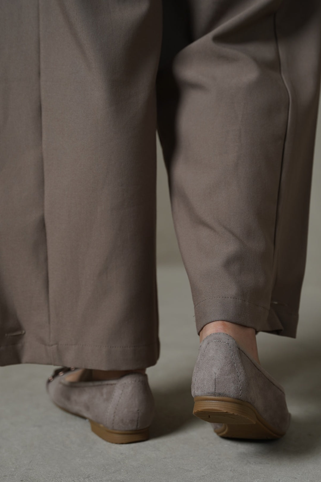 TAUPE TOE-CAP MAMA PUMPS