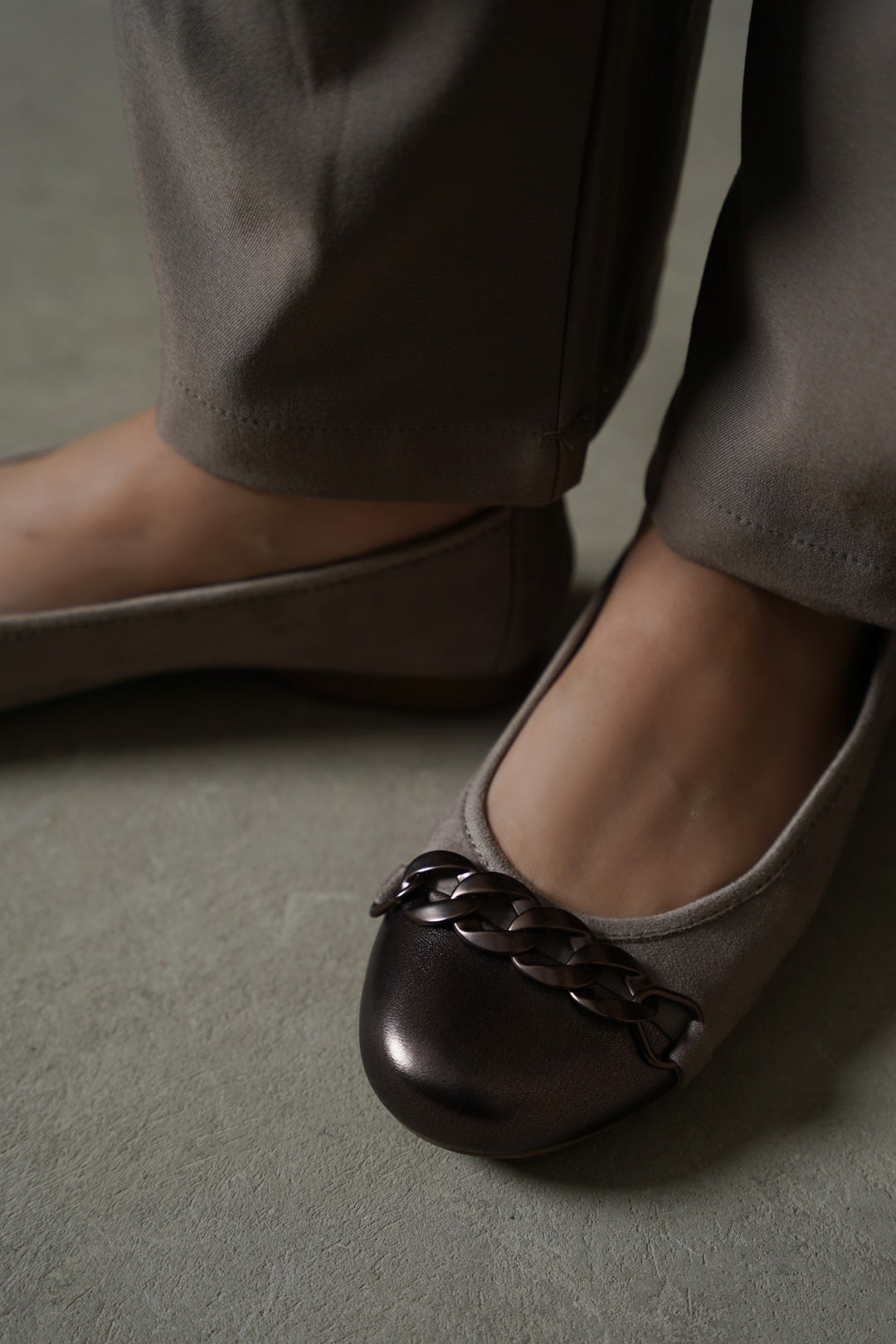 TAUPE TOE-CAP MAMA PUMPS