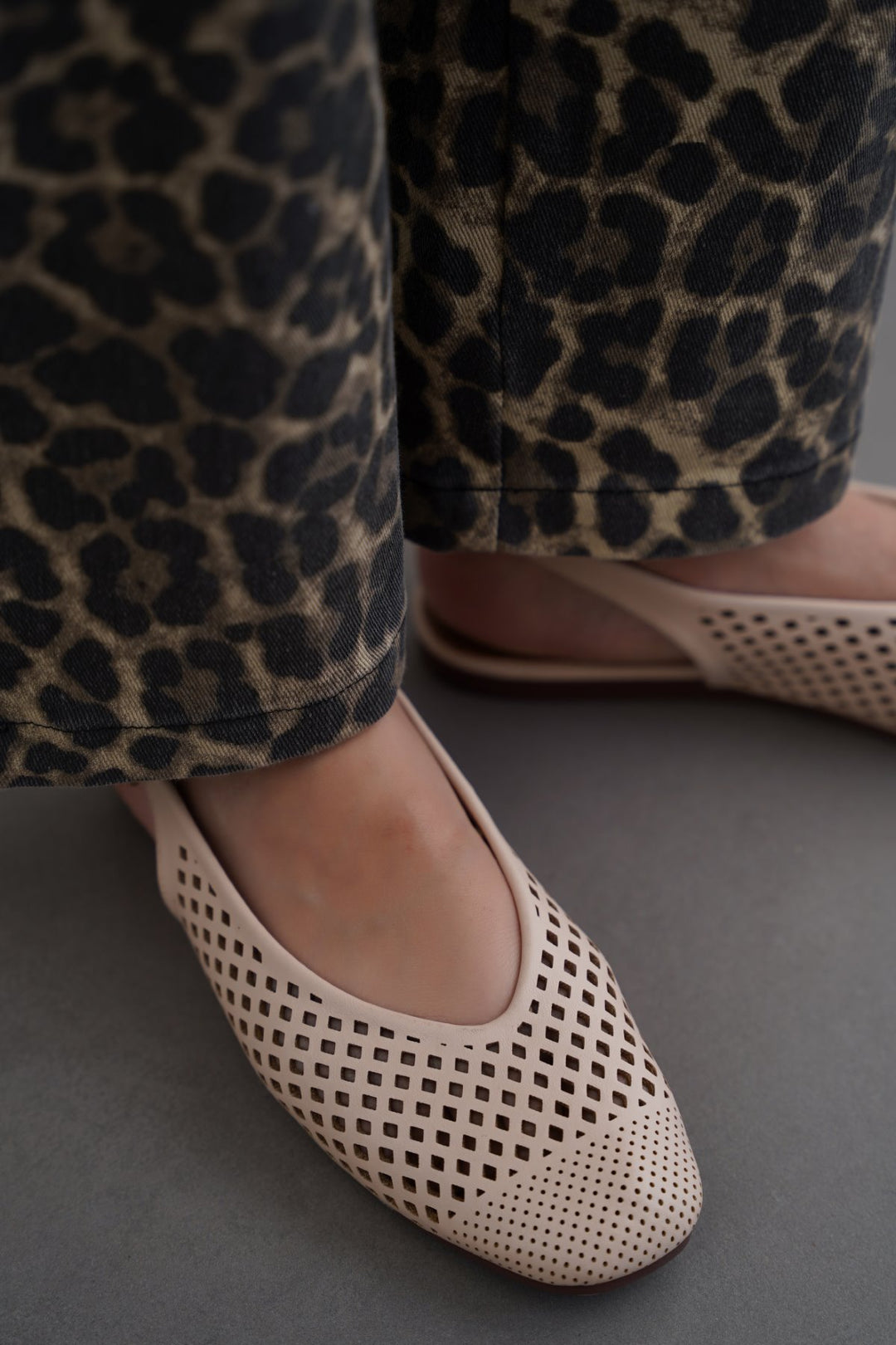 CREAM RIVIERA SLINGBACK PUMPS
