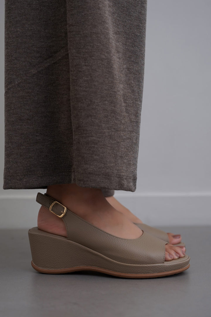 TAUPE LAGUNA MAMA SANDALS