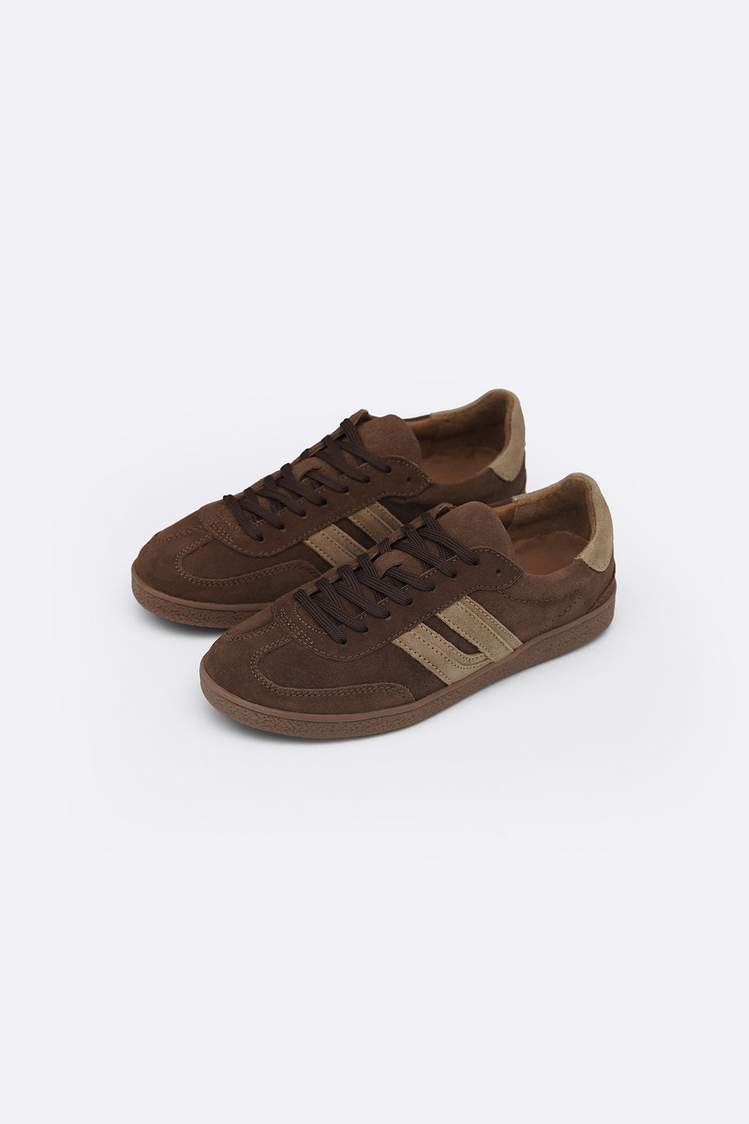 SUEDE ESSENTIAL SNEAKERS