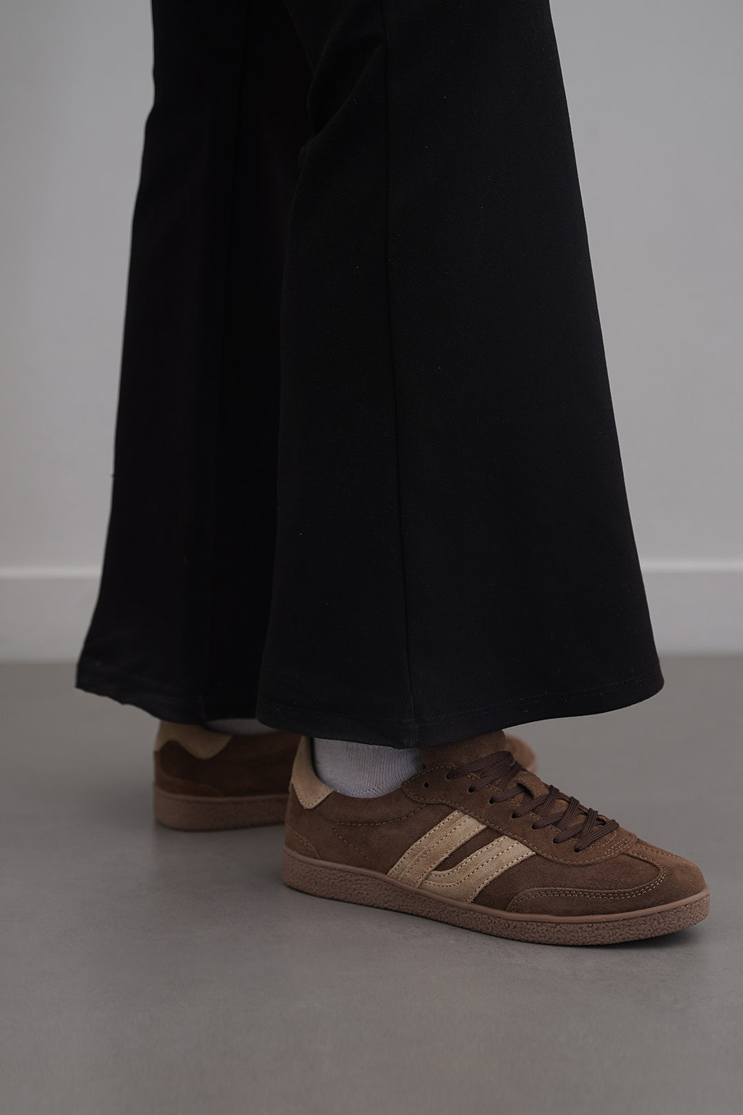 SUEDE ESSENTIAL SNEAKERS