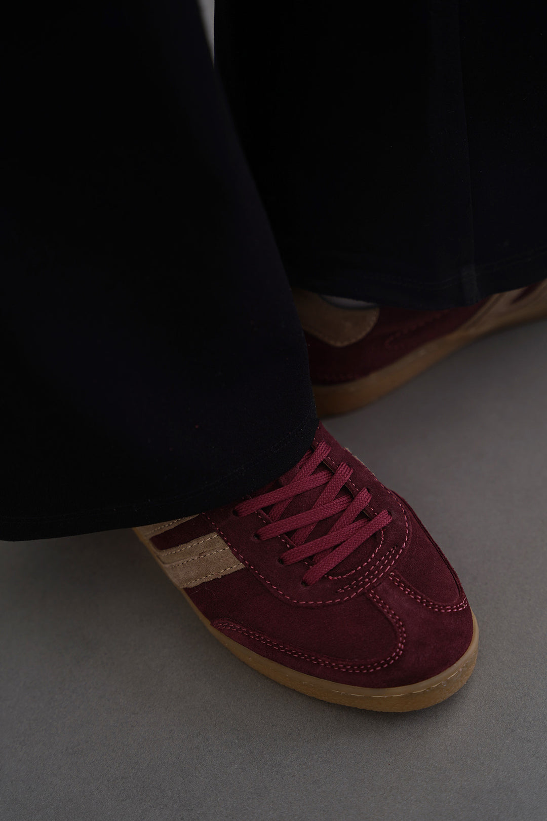 SUEDE ESSENTIAL SNEAKERS