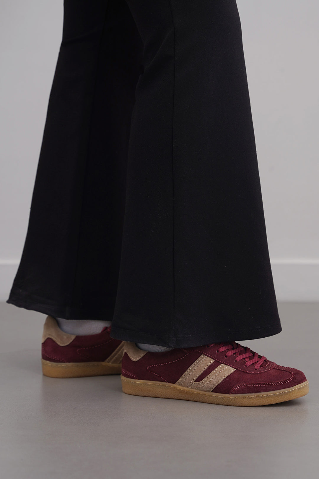 SUEDE ESSENTIAL SNEAKERS