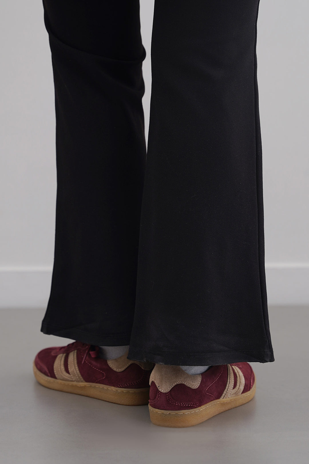 SUEDE ESSENTIAL SNEAKERS