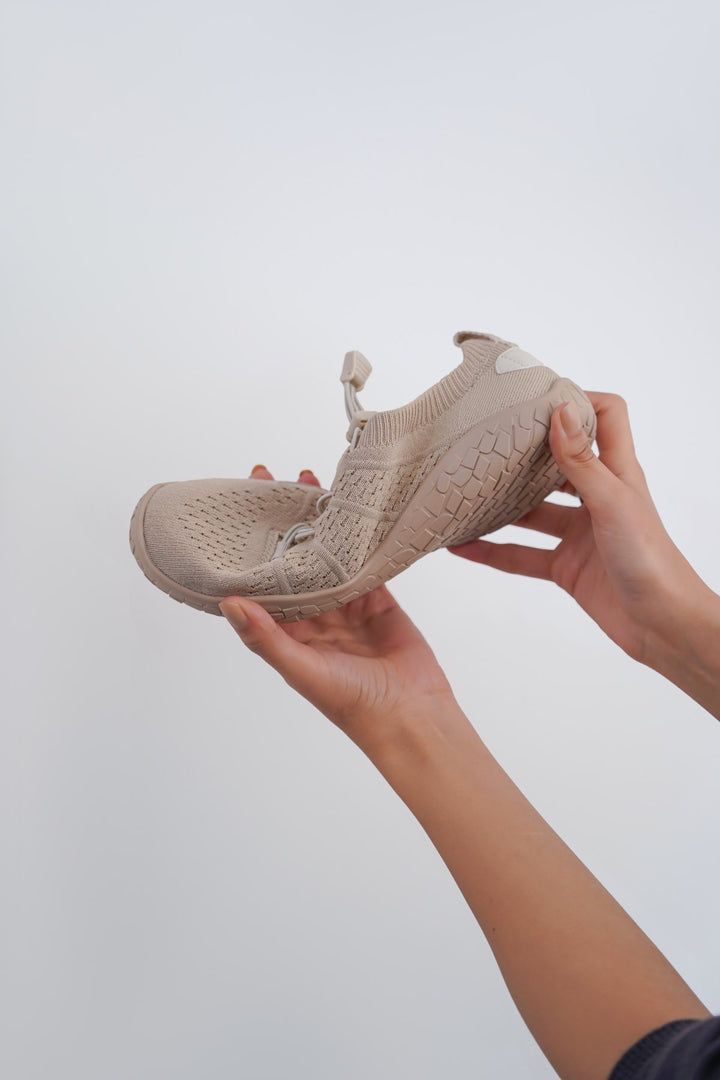 CITY WALKING SNEAKERS