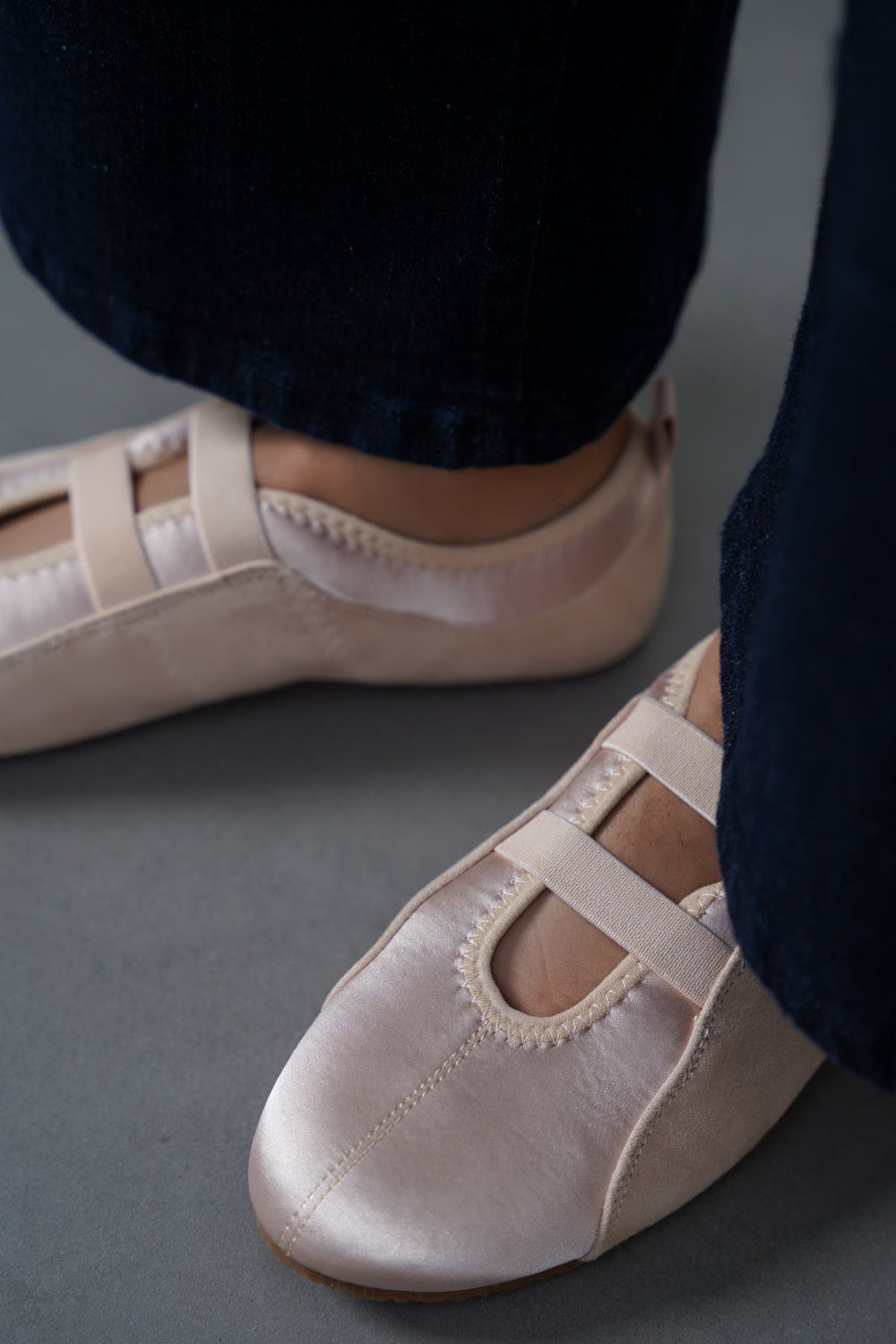 PINK SATIN SNEAKERINA