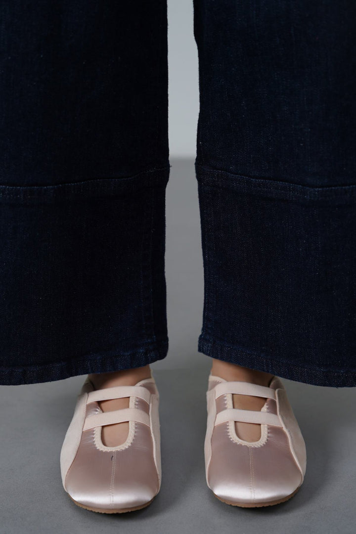 PINK SATIN SNEAKERINA