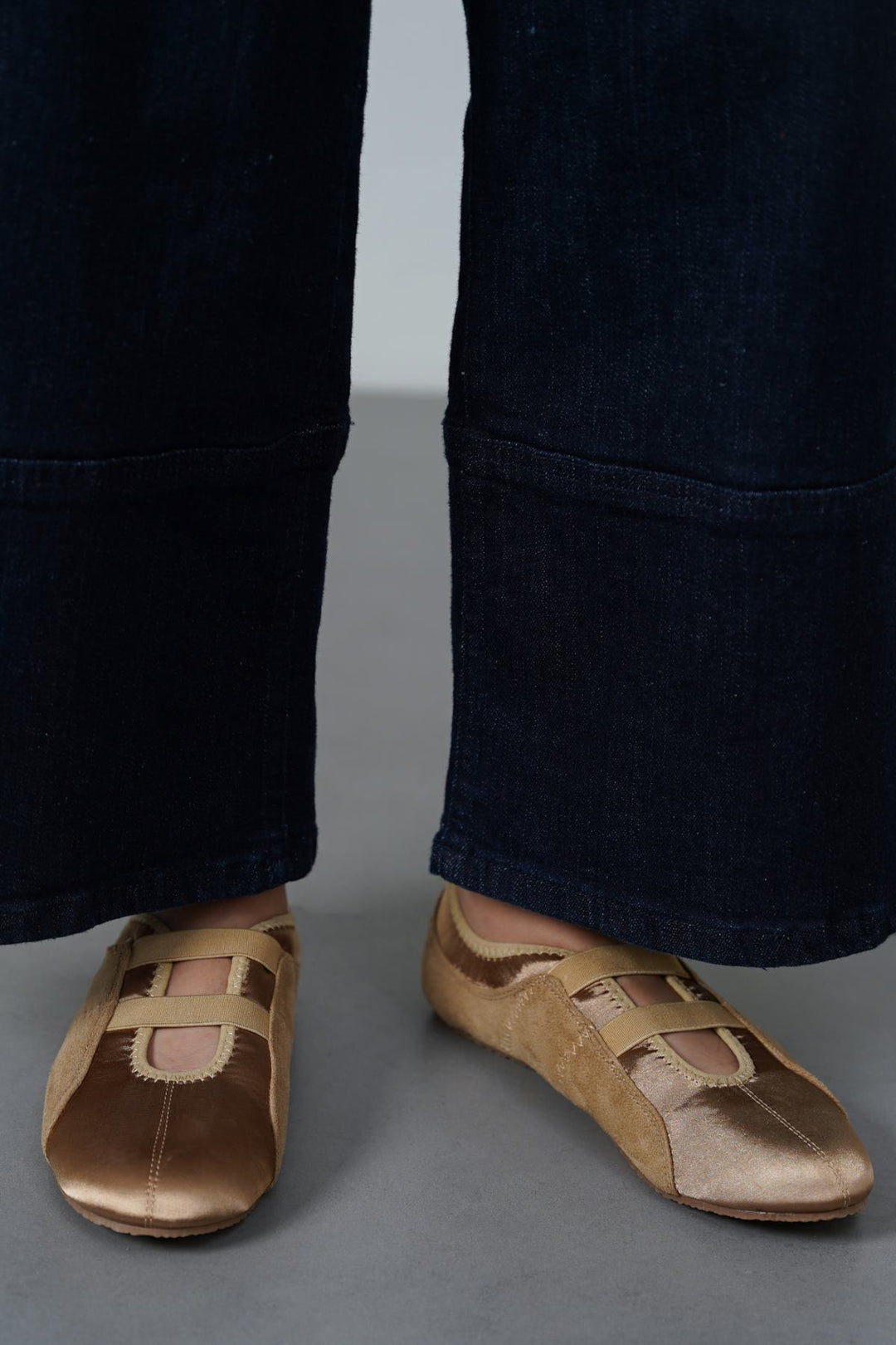 TAUPE SATIN SNEAKERINA