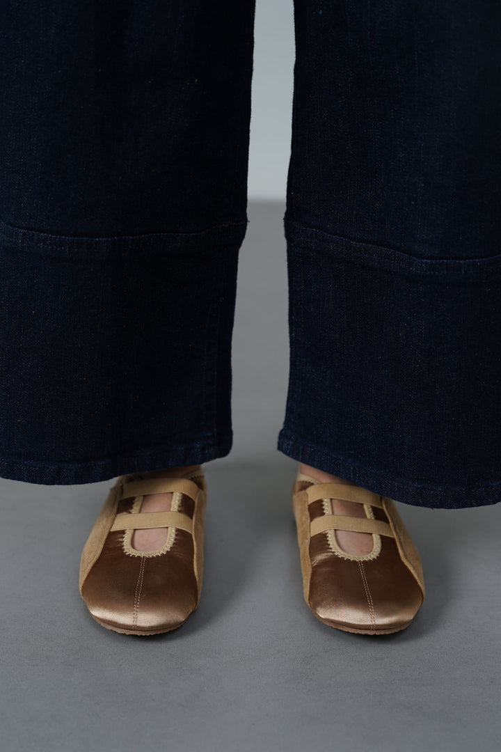 TAUPE SATIN SNEAKERINA