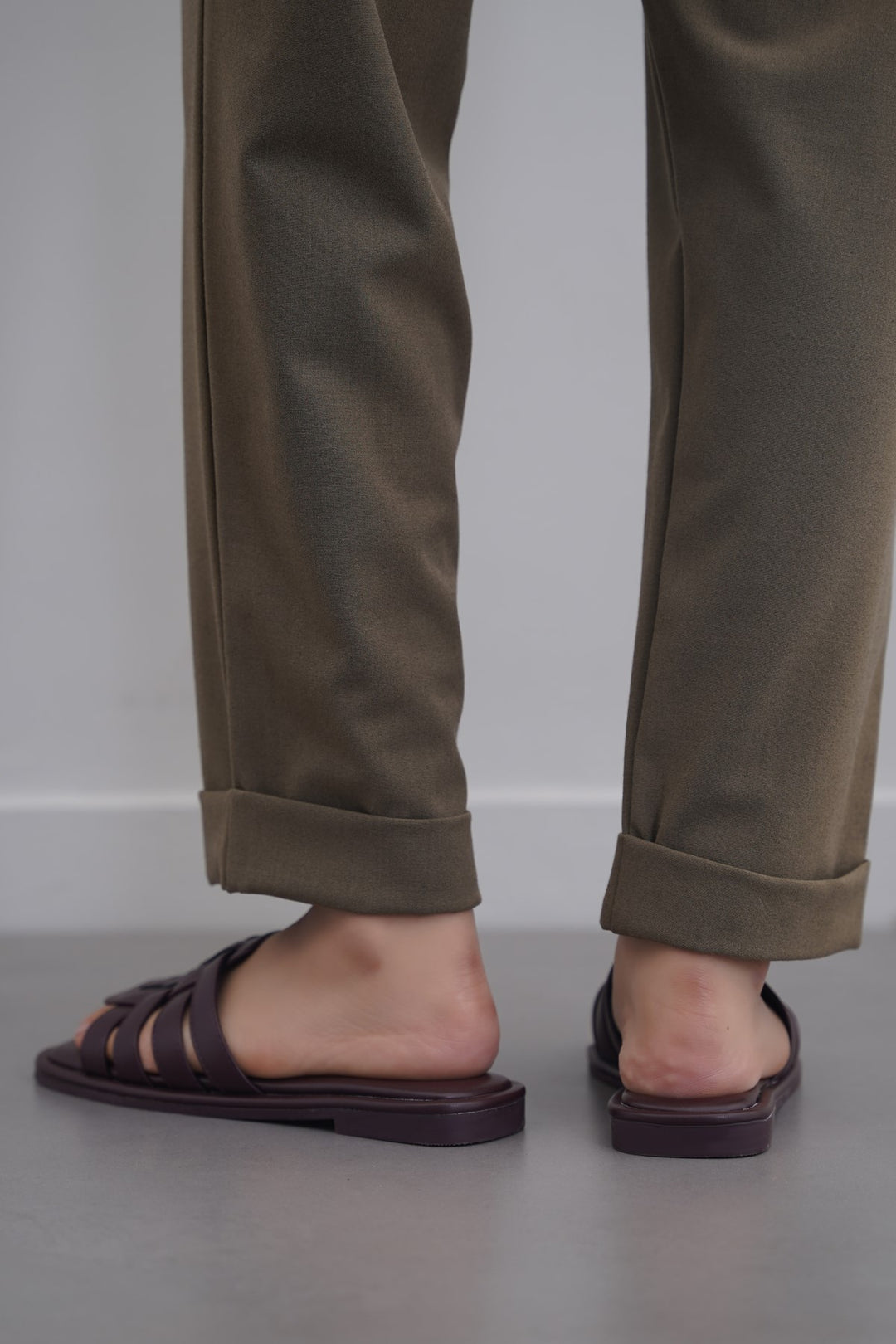 DARK BROWN VENETO CAGED SLIDES
