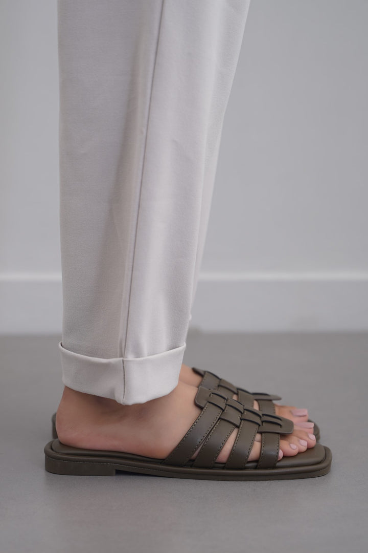 OLIVE VENETO CAGED SLIDES
