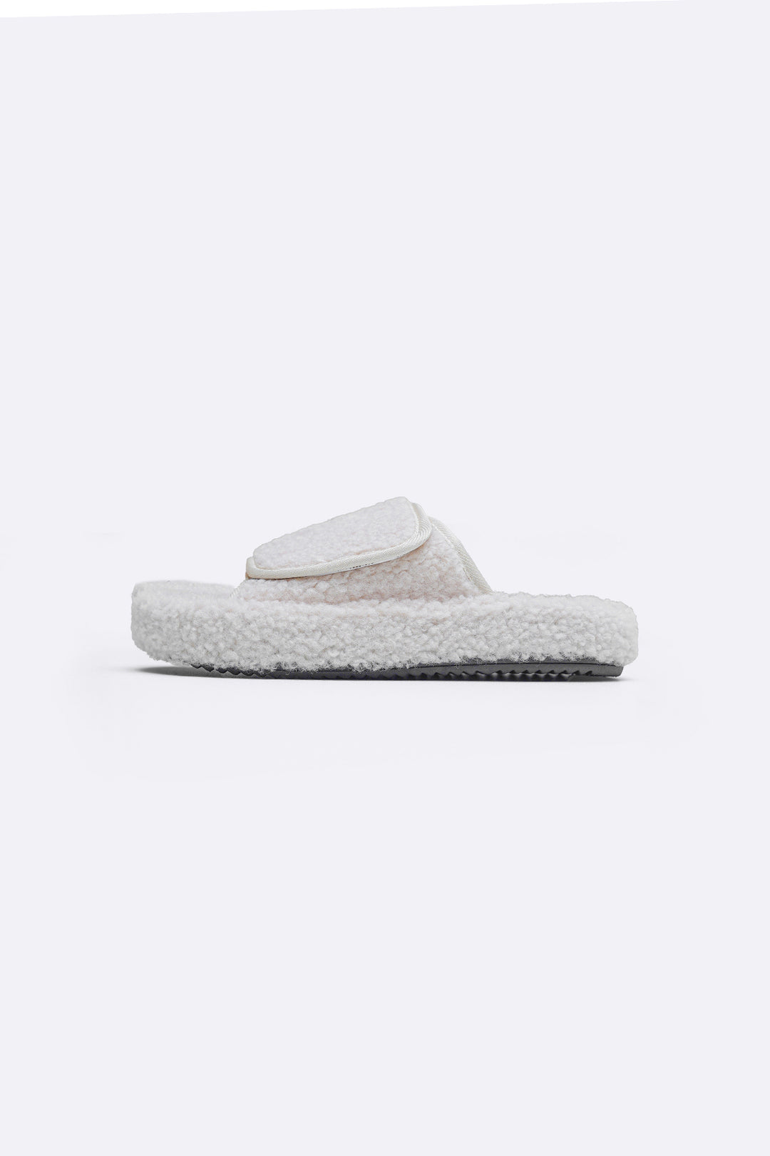 CREAM TEDDY FUR SLIDES