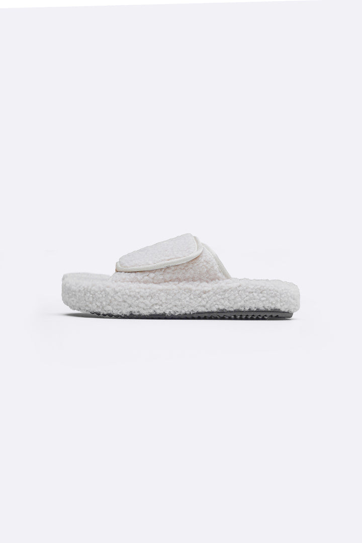 CREAM TEDDY FUR SLIDES