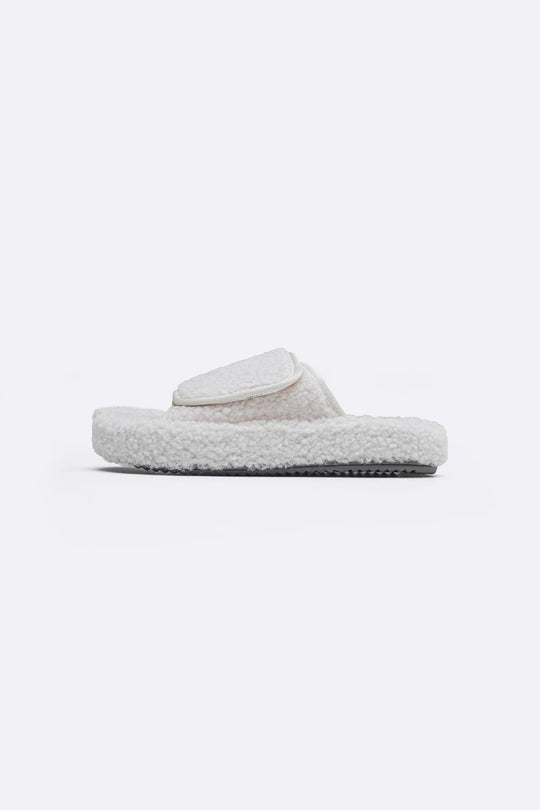 CREAM TEDDY FUR SLIDES