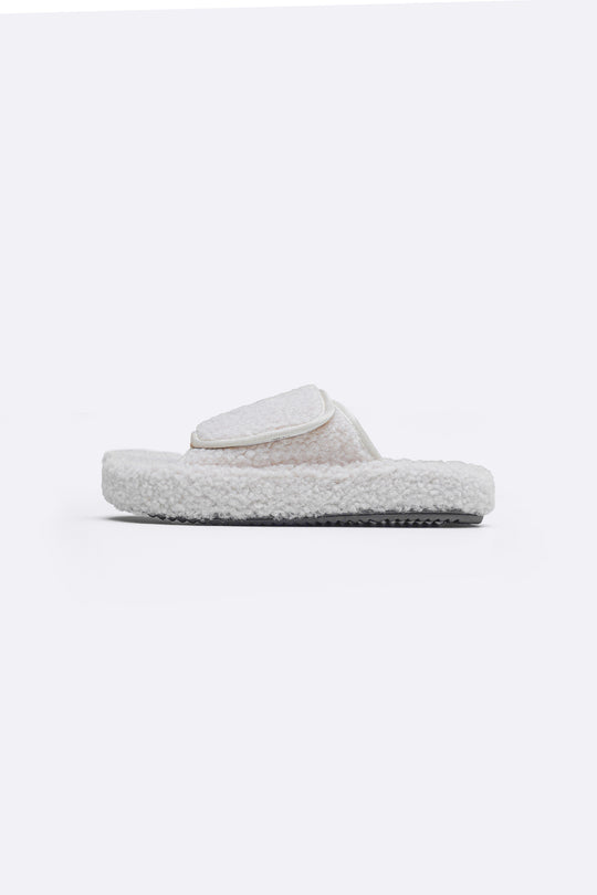 CREAM TEDDY FUR SLIDES