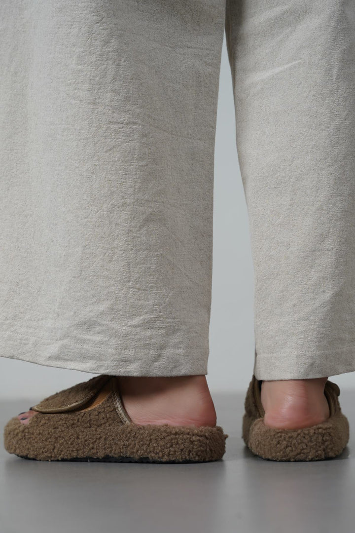 KHAKI TEDDY FUR SLIDES