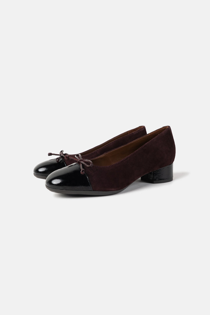 CLASSIC LEATHER HEELS