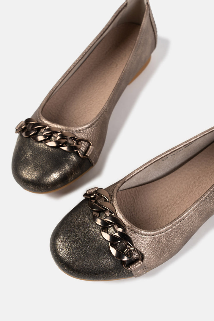 CHAIN PARTY PUMPS