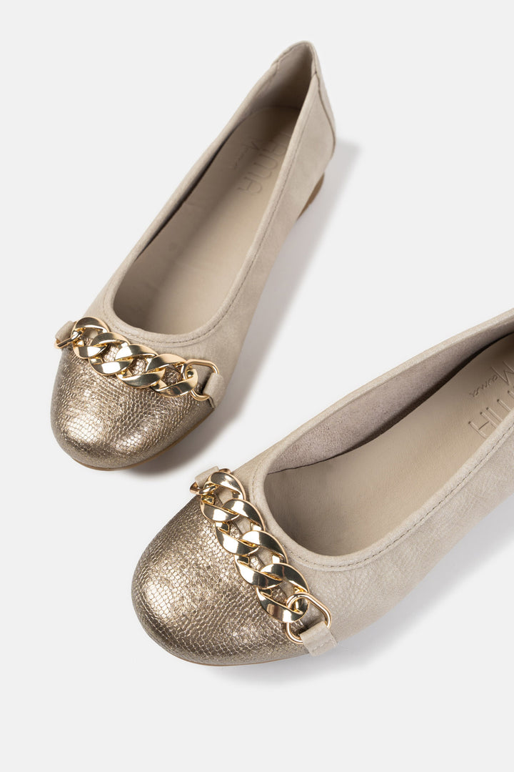 CHAIN PARTY PUMPS