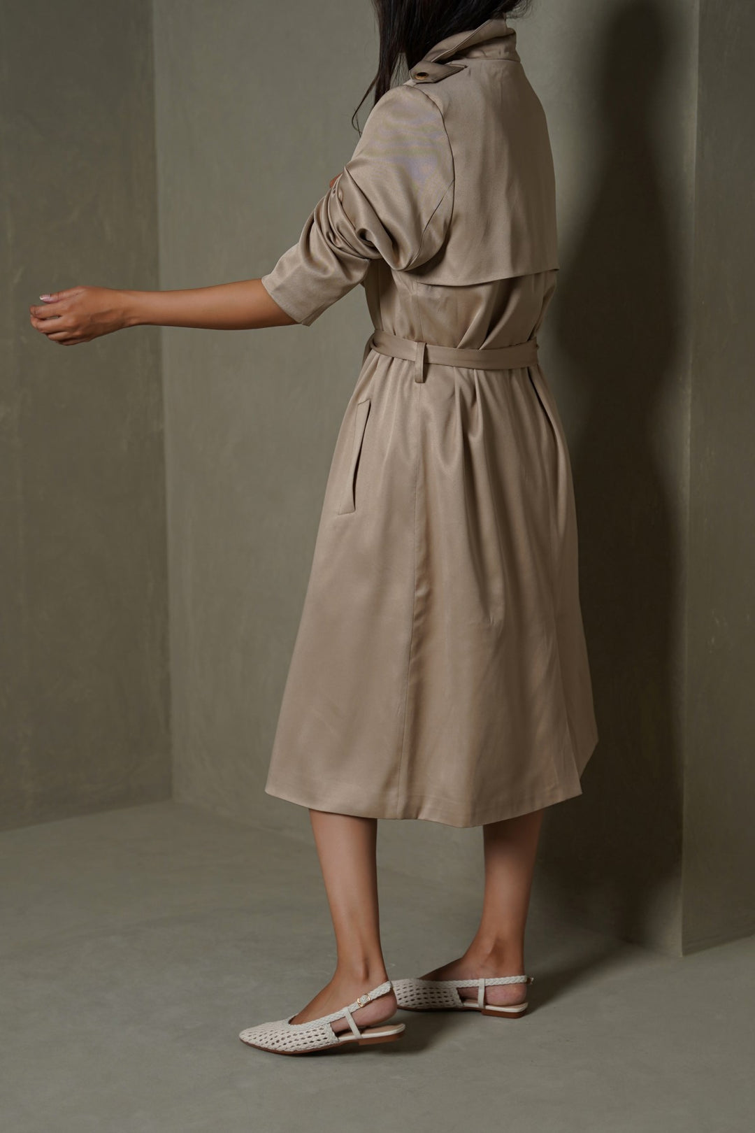 BEIGE-CLASSIC TRENCH COAT