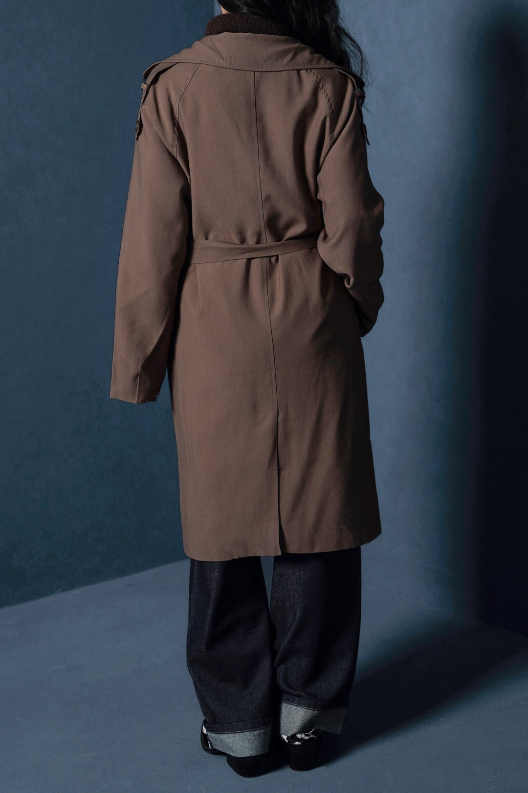 BROWN ESSENTIAL TRENCH COAT