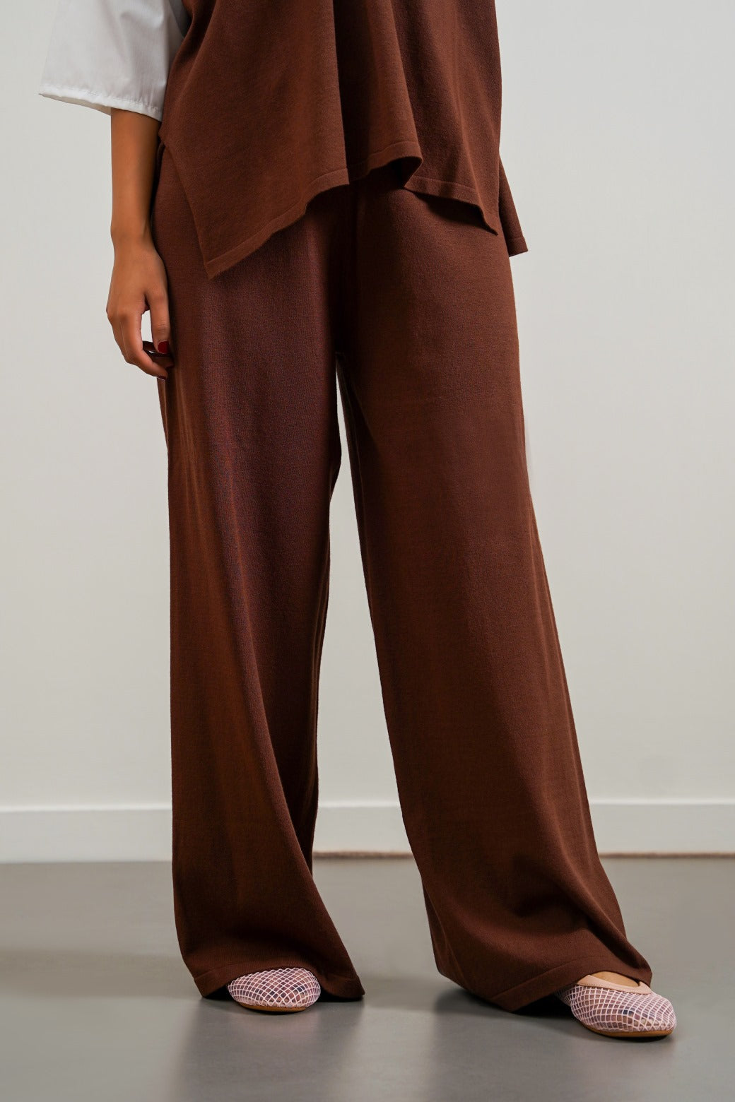 BROWN SOFT-KNIT STRAIGHT TROUSERS - draft in sale period