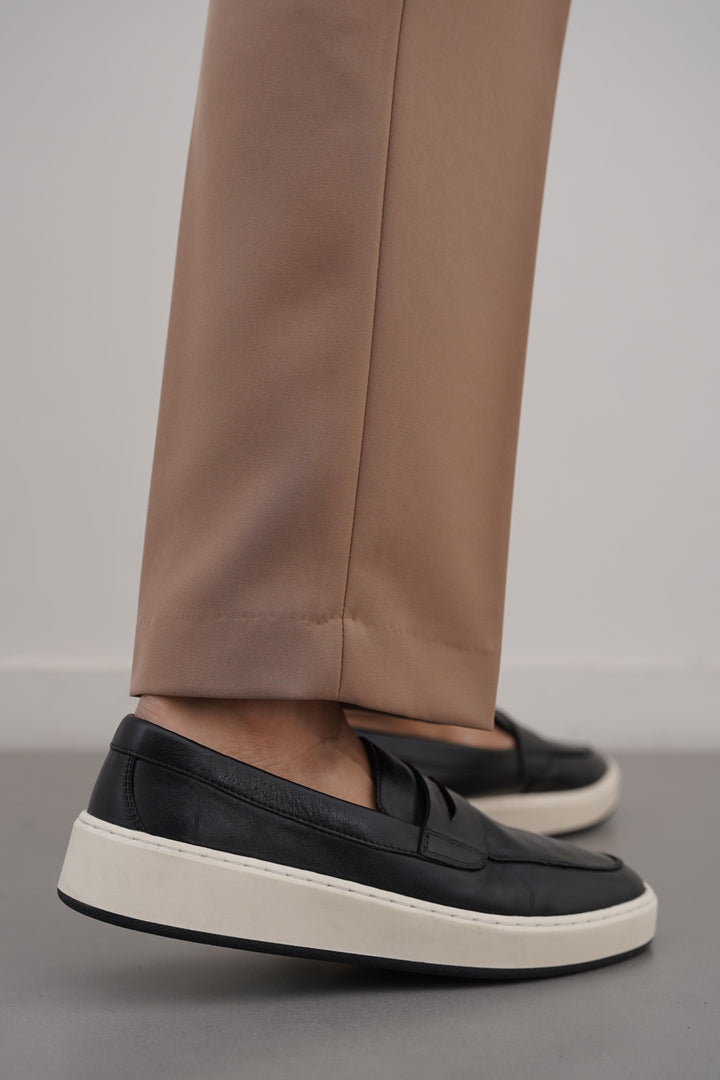 BLACK LEATHER SLIP-ON LOAFER