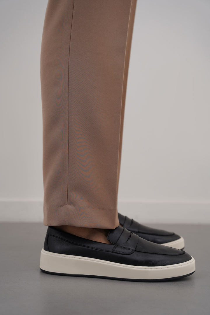 BLACK LEATHER SLIP-ON LOAFER
