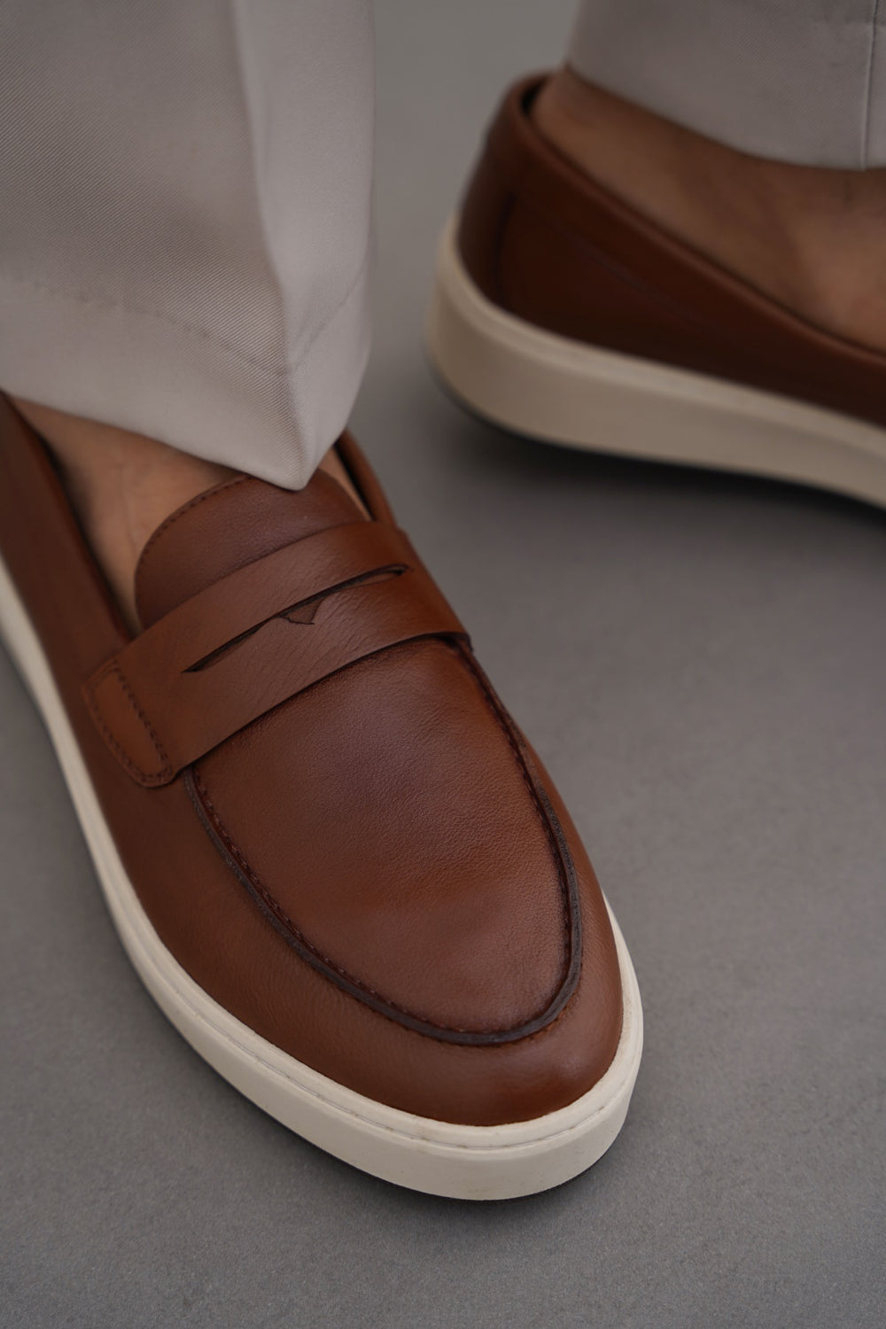 BROWN LEATHER SLIP-ON LOAFER
