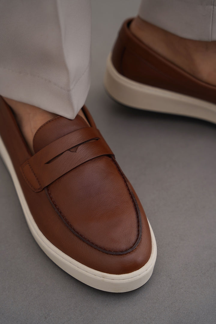 BROWN LEATHER SLIP-ON LOAFER