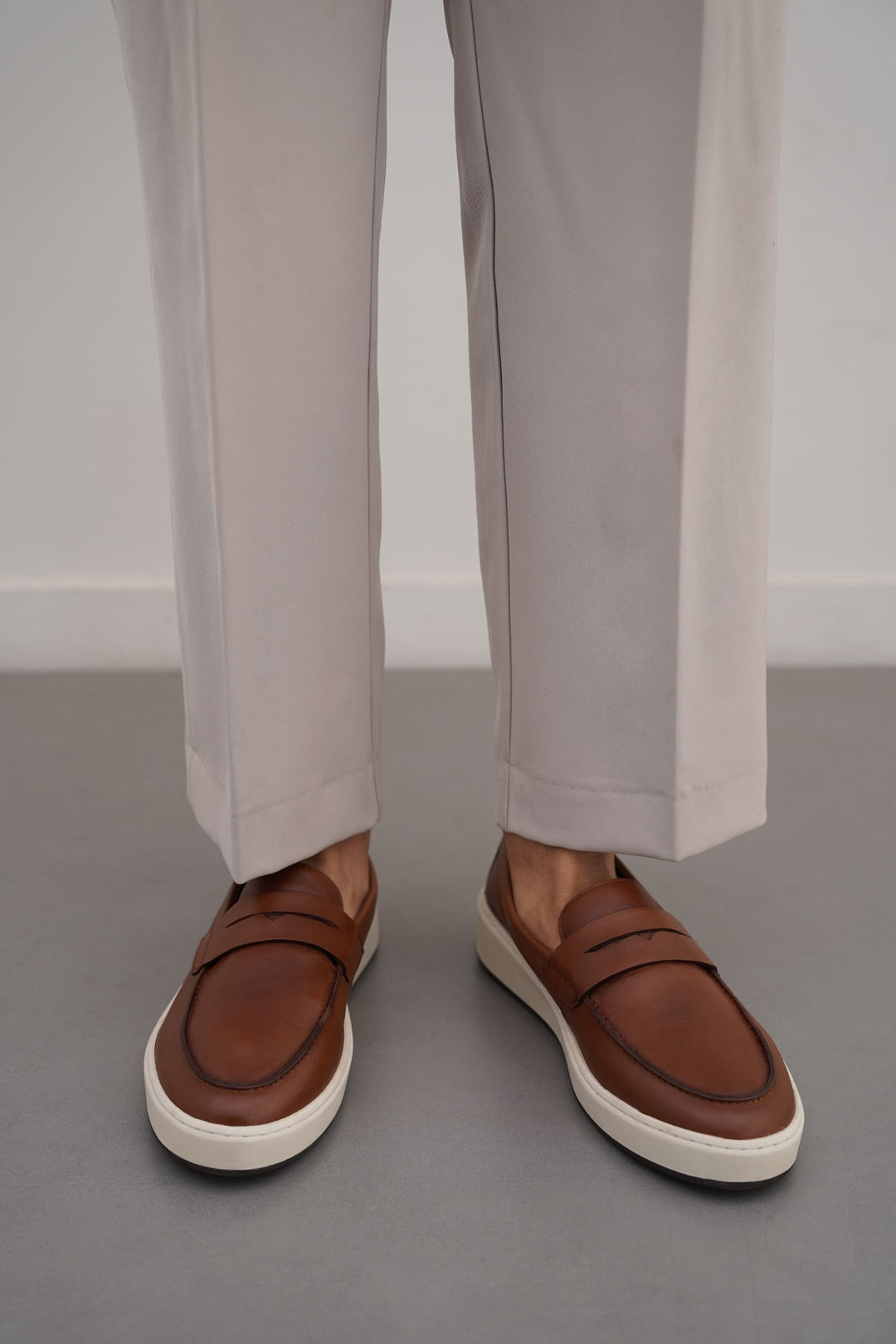 BROWN LEATHER SLIP-ON LOAFER