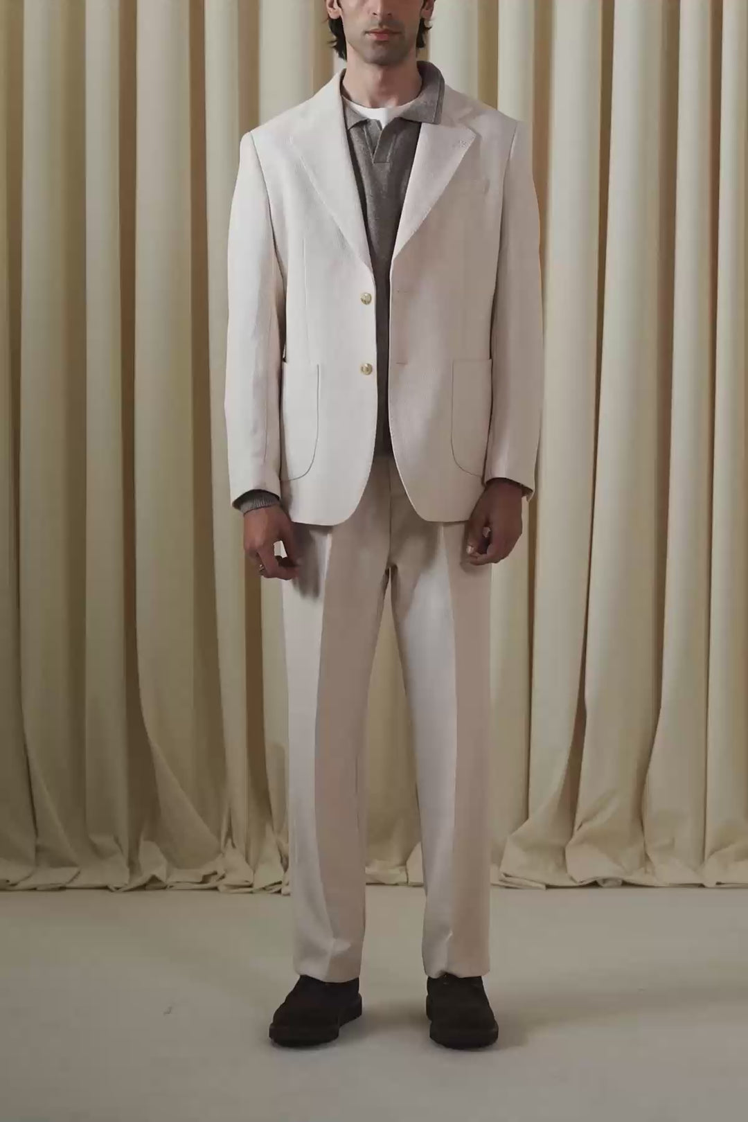 SMART TWO-BUTTON BLAZER