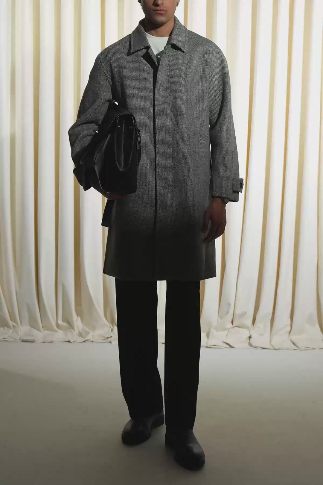 WOOL-BLEND OVERCOAT