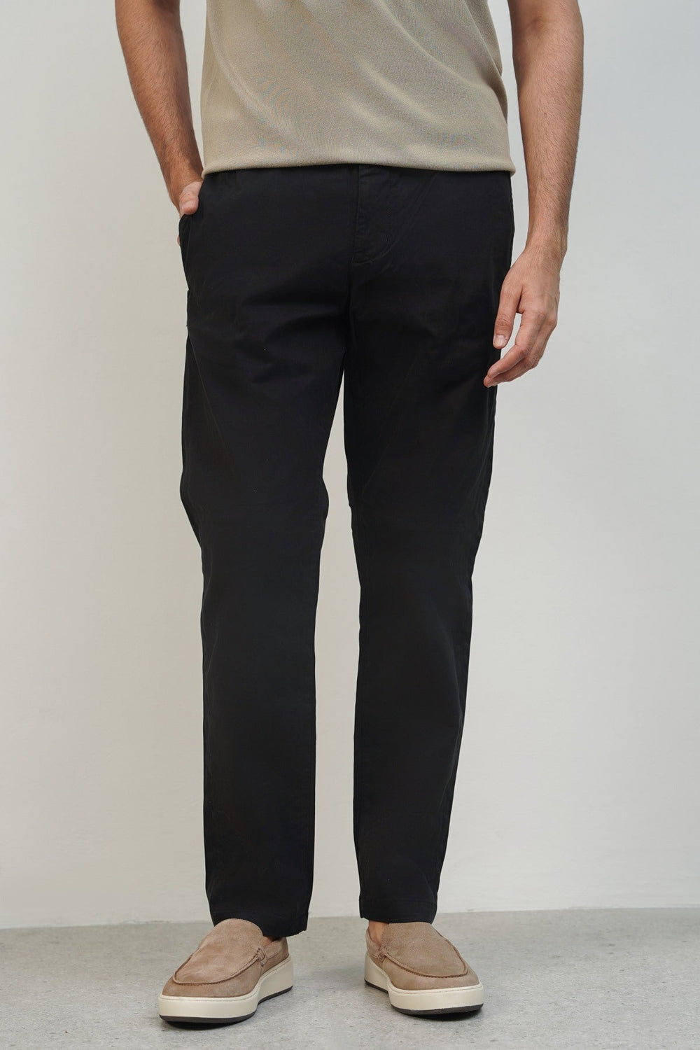 BLACK SLIM STRAIGHT PANTS