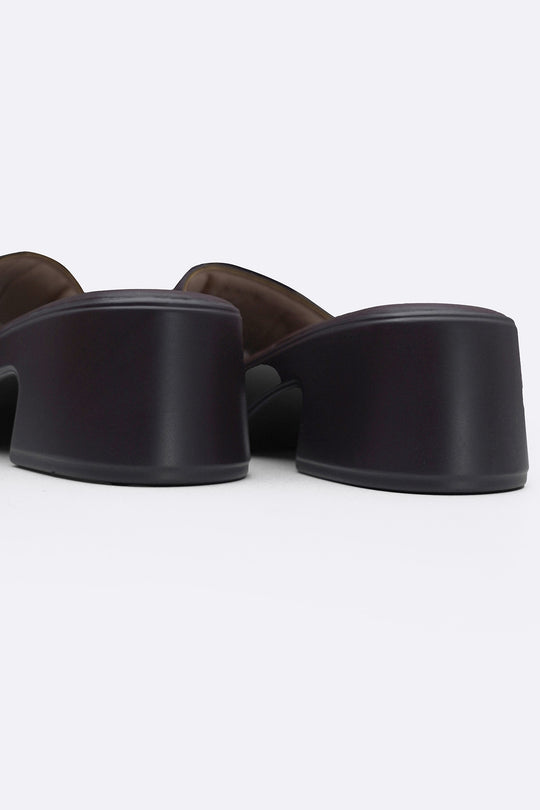SOFT BLOCK HEELS